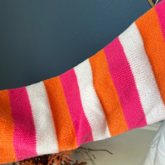 New Cozy Heart Sweater - Size Large - Picture 4 of 6